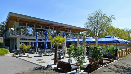 Networking aperitif at Restaurant de la Rive in Lausanne