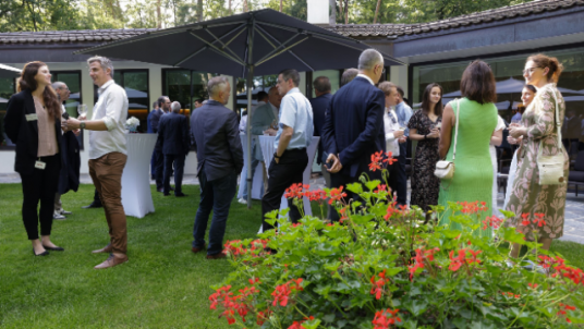 Garden Party Alumni Gold 2025