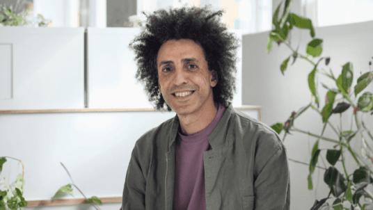 CAMPUS LECTURE | Hadi Barkat (Fondateur et Directeur d'Helvetiq, Alumni Award 2024)